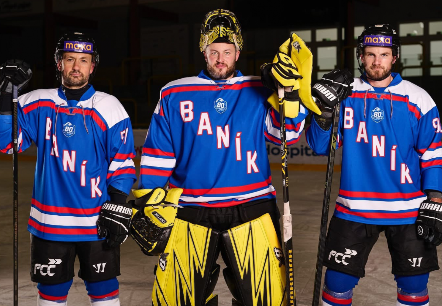 Aukce výročních retrodresů