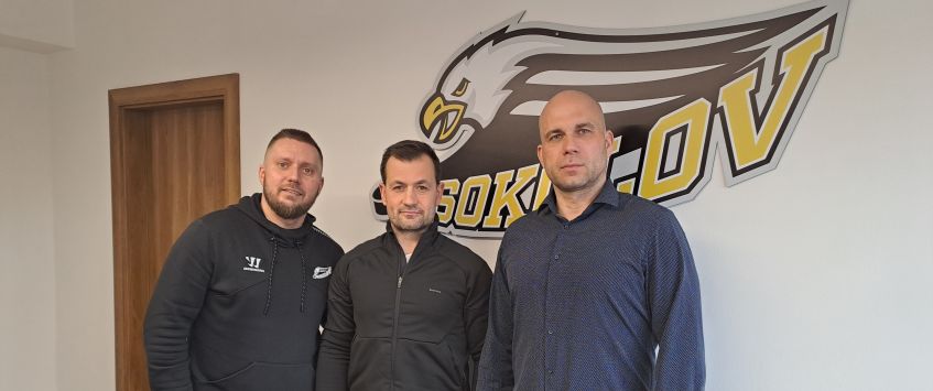 Obránce Lukáš Pulpán si hráčskou kariéru prodlouží v Sokolově